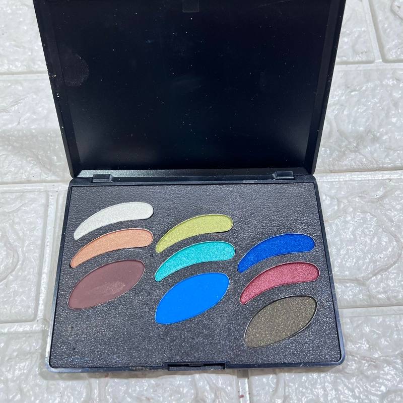 Mn eyeshadow palette